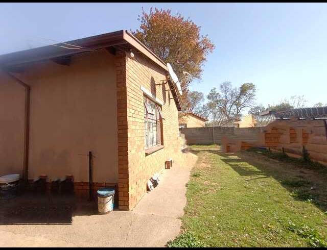 3 BEDROOM HOUSE FOR SALE IN VANDERBIJLPARK CE 5